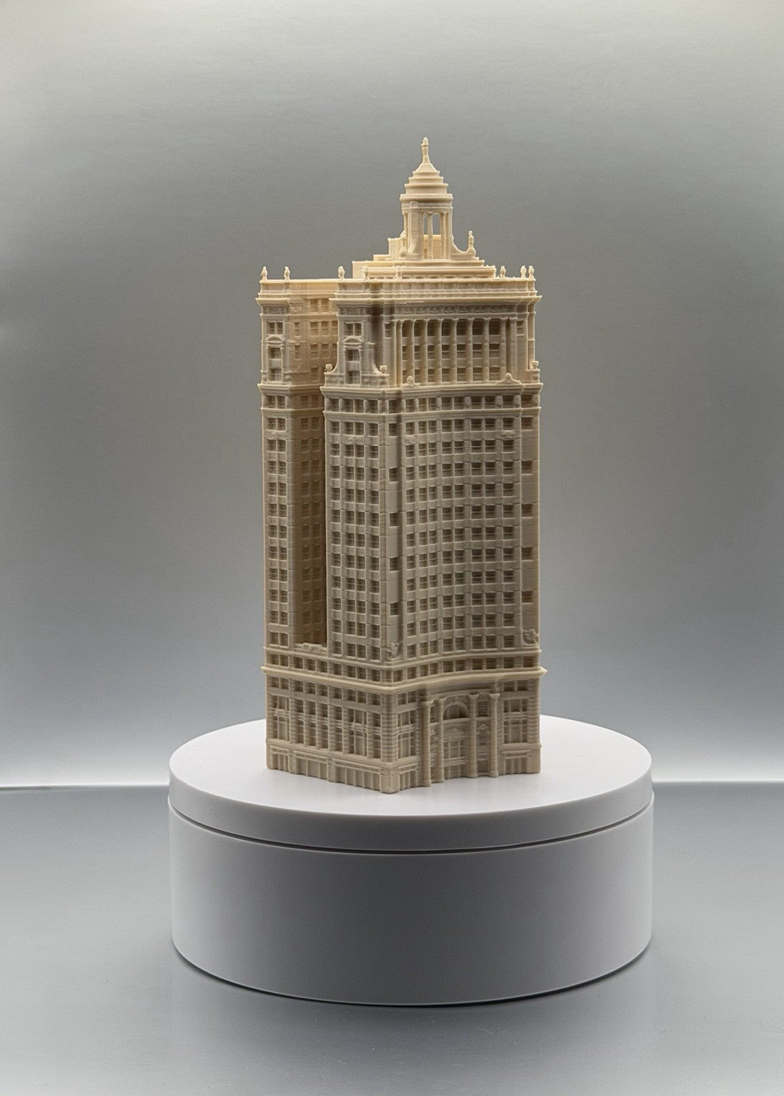 London Guarantee Building Model - Chicago Landmark - 6” (15.2 cm)