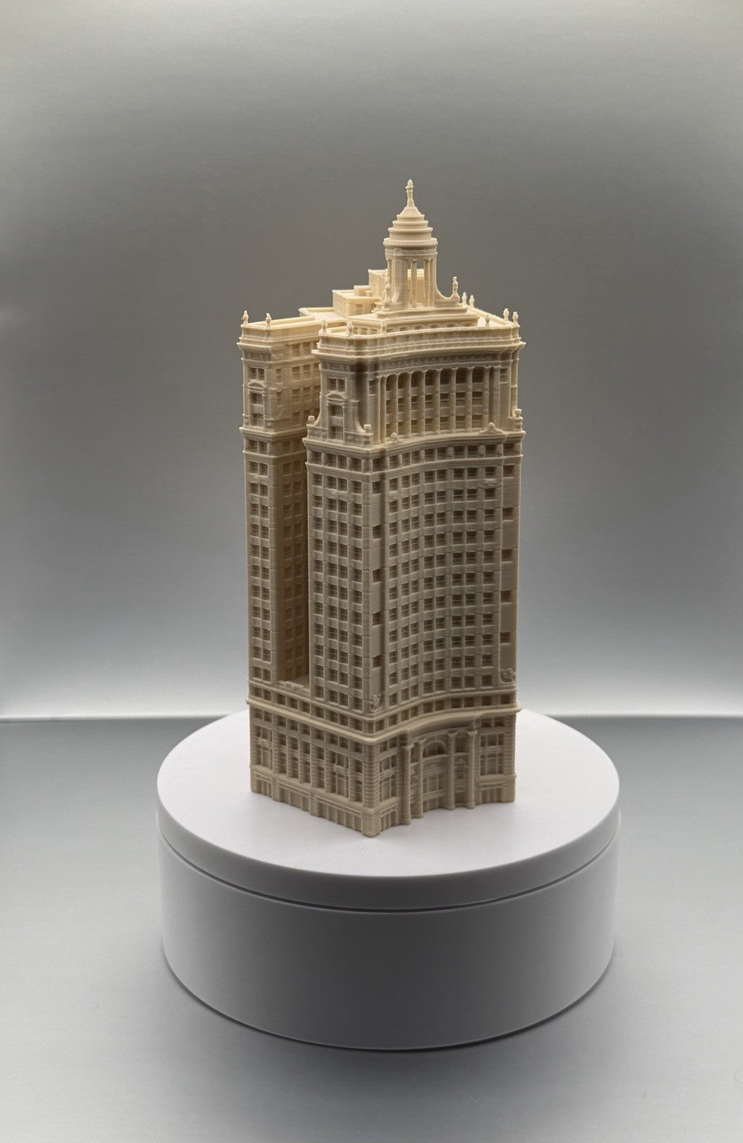 London Guarantee Building Model - Chicago Landmark - 6” (15.2 cm)