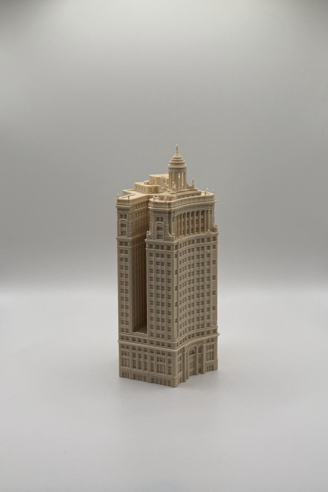 London Guarantee Building Model - Chicago Landmark - 6” (15.2 cm)