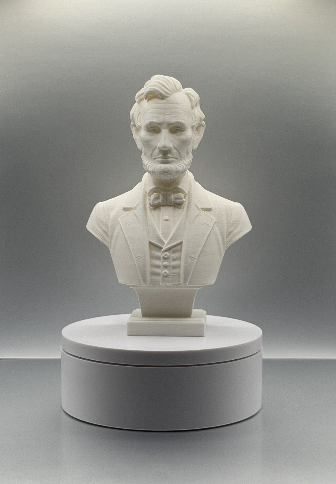 Abraham Lincoln - 16th U.S. President - Bust/Statue - 6” (15.2 cm)