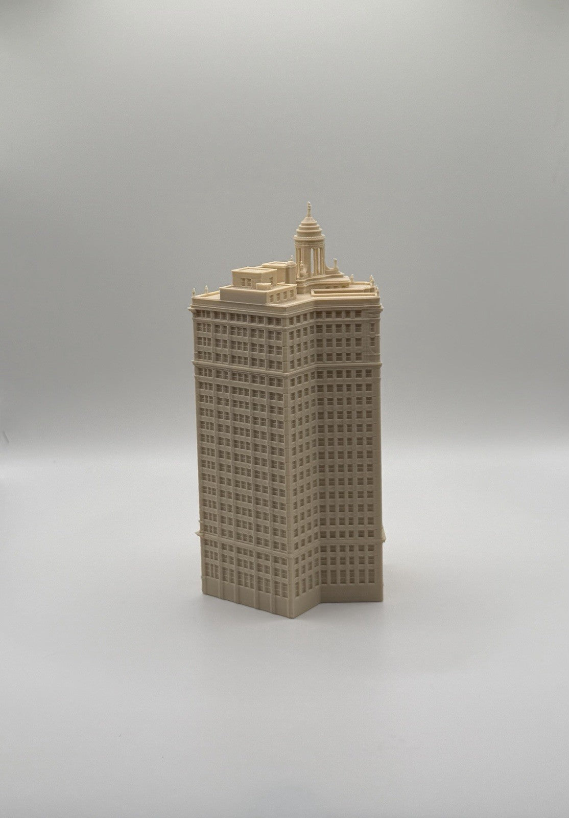 London Guarantee Building Model - Chicago Landmark - 6” (15.2 cm)